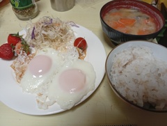 目玉焼き定食