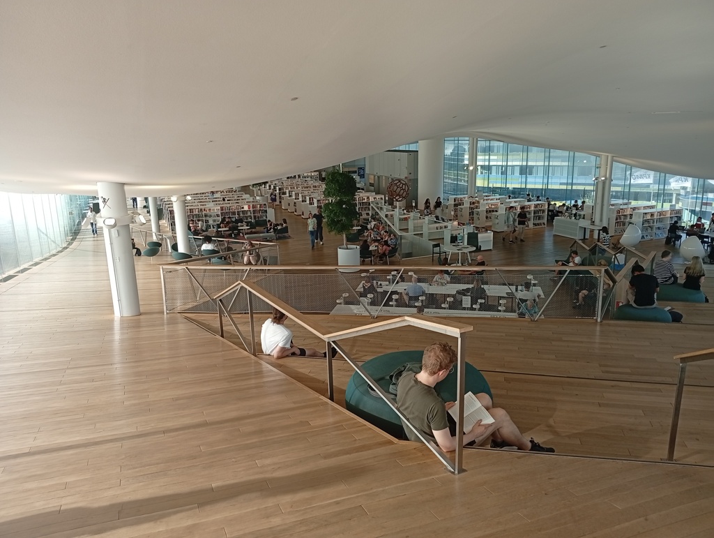 図書館のなか
