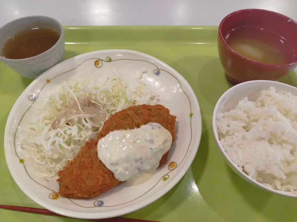 Iサーモンチーズフライ定食434円
