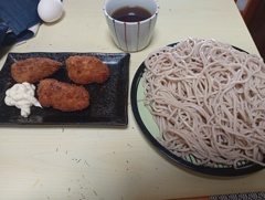 昼はざるそば