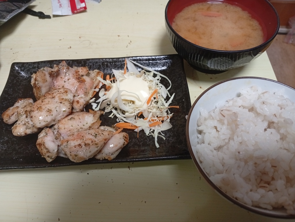 朝はチキンバジル定食