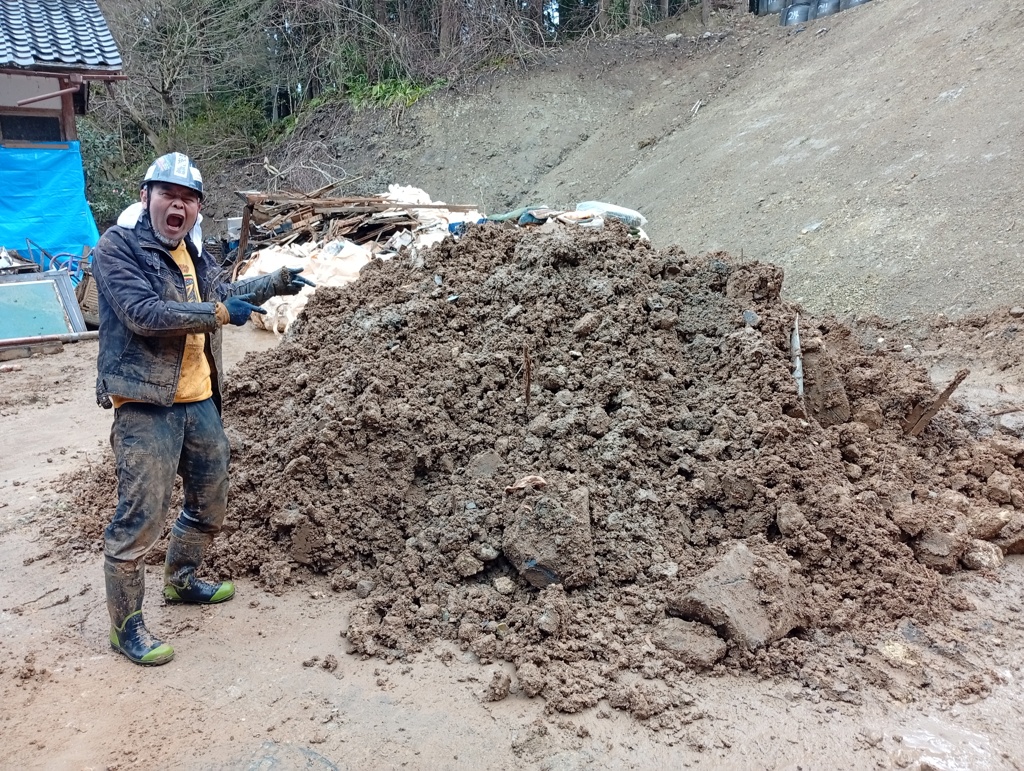 市ノ瀬　人力でかき出した泥