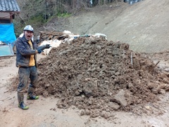 市ノ瀬　人力でかき出した泥