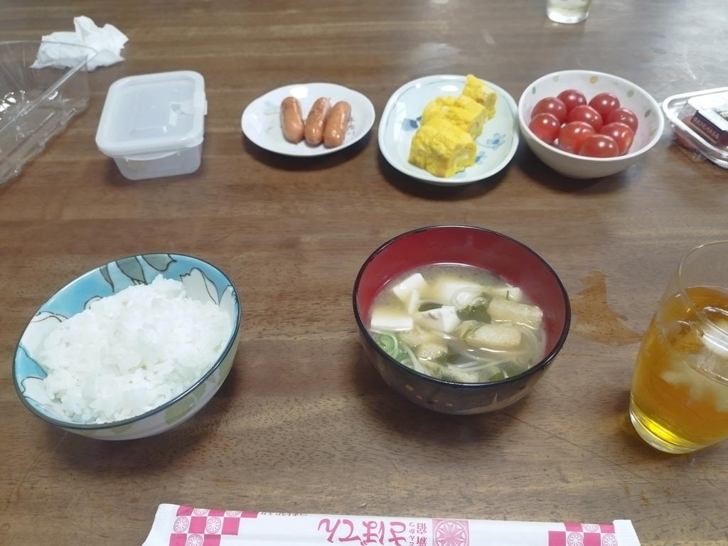先輩の家に泊まりで朝食
