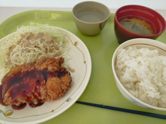 学食でチキンタツタ定食