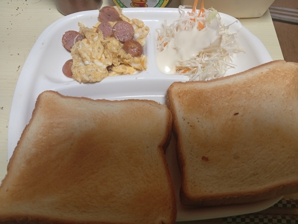 朝はパン