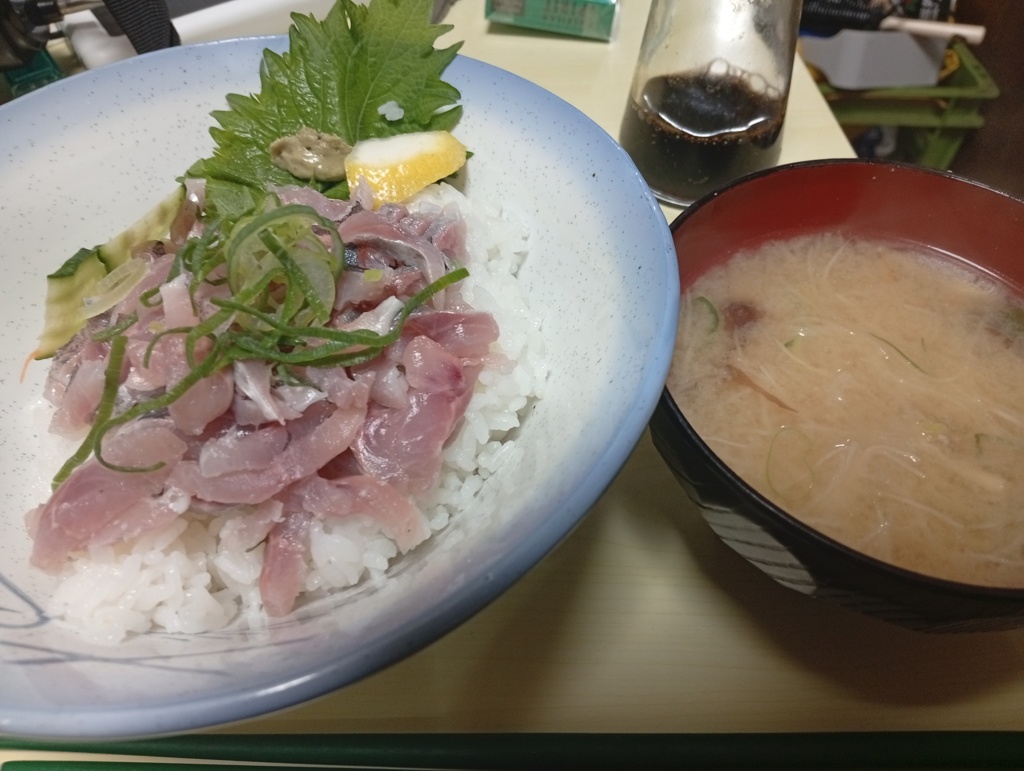 アジのタタキ丼