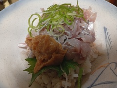 アジのタタキ丼