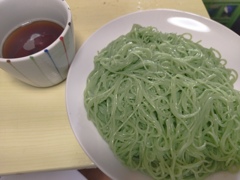 オリーブを練り込んだそうめん