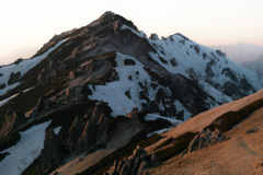 残雪の燕岳3