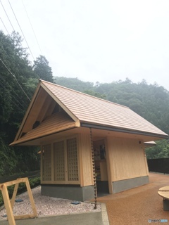 東京都の村  檜原にある檜のトイレ