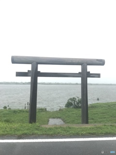 心惹かれた利根川の鳥居