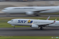 Jet airliner
