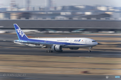 Jet airliner