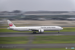 Jet airliner
