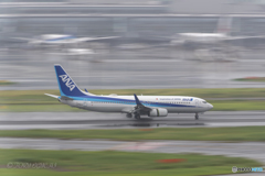 Jet airliner
