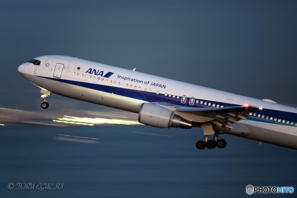 Jet airliner