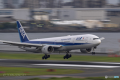 Jet airliner