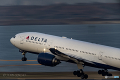 Jet airliner