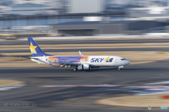 Jet airliner