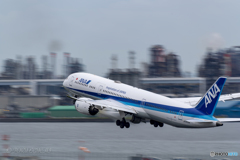 Jet airliner