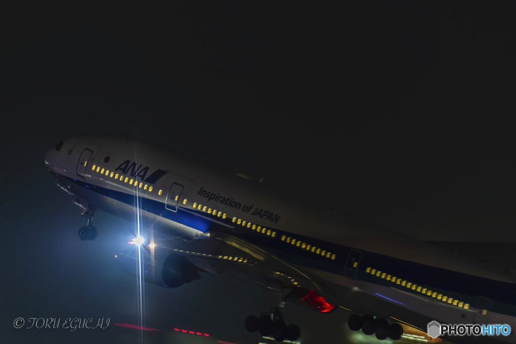 Jet airliner