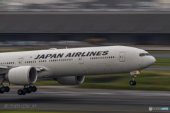 Jet airliner