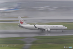 Jet airliner