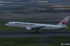 Jet airliner
