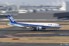 Jet airliner