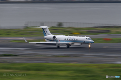 Jet airliner