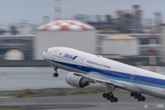 Jet airliner
