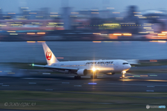 Jet airliner
