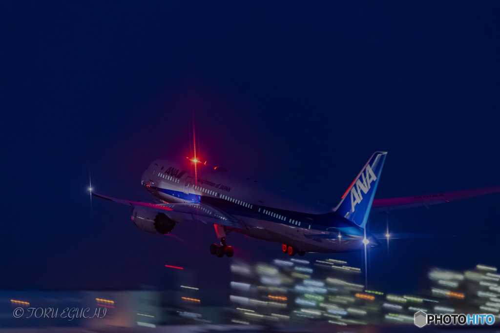 Jet airliner
