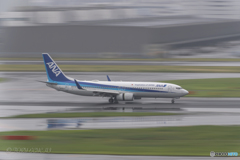 Jet airliner