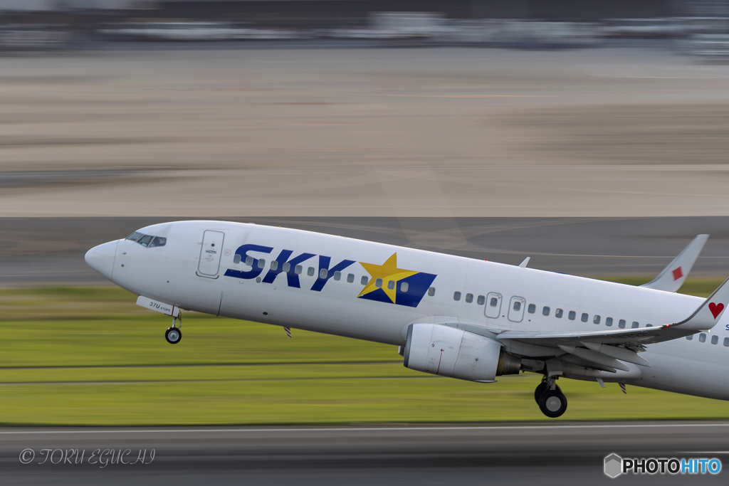 Jet airliner