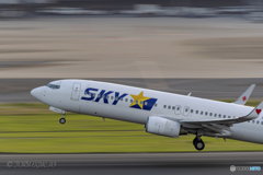 Jet airliner