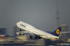 Jet airliner