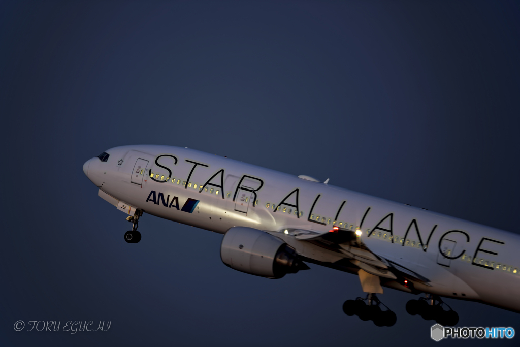 Jet airliner