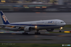 Jet airliner