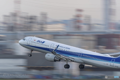Jet airliner