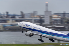 Jet airliner