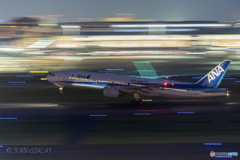 Jet airliner