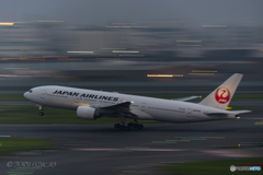 Jet airliner