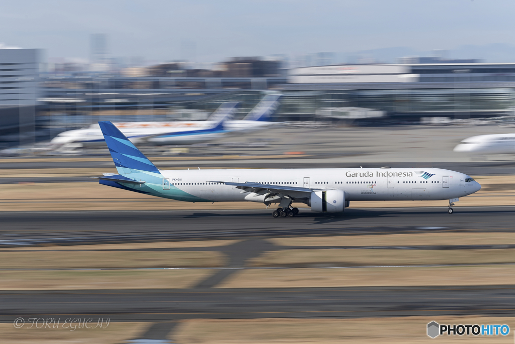 Jet airliner