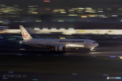 Jet airliner