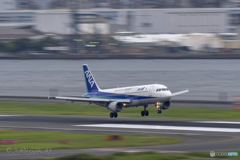 Jet airliner