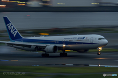Jet airliner