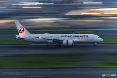 Jet airliner