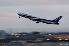 Jet airliner